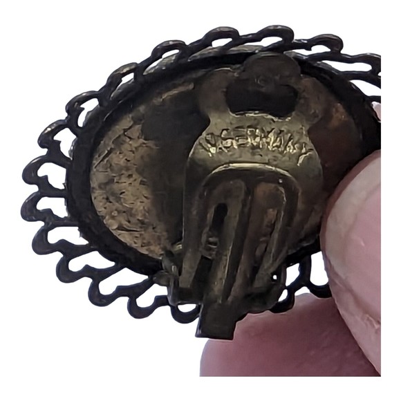 VTG Deep Blue Swirl Glass Brass Tone Round Clip-on Earrings Button West Germany - Picture 4 of 8